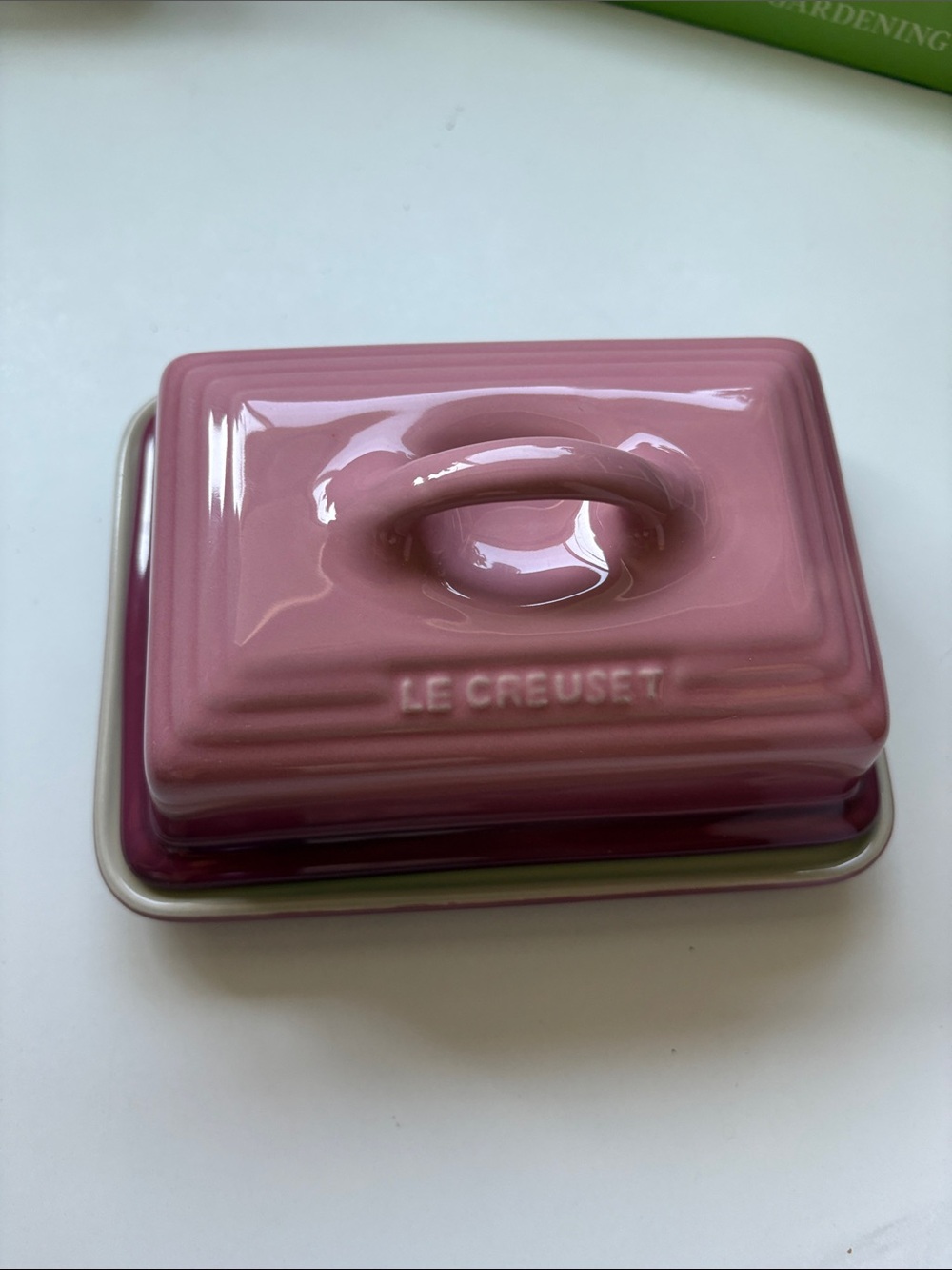 Le Creuset Stoneware Heritage European Covered Butter Dish (Rose Quartz) - Picture 2 of 5